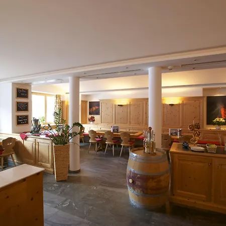 Hotel Morteratsch 3*