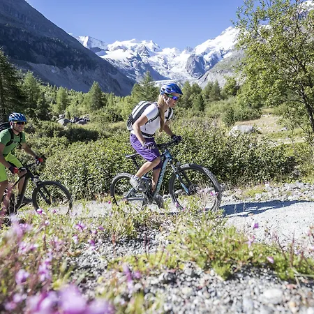 酒店 Morteratsch 蓬特雷西纳